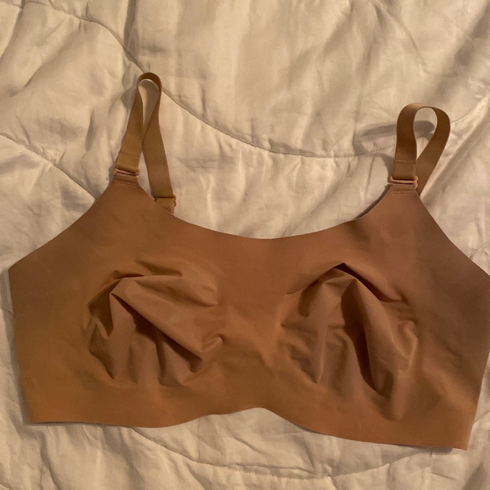 Knix Evolution bra size 7 EUC wireless nude gray bra 36DD/E-38DD/E